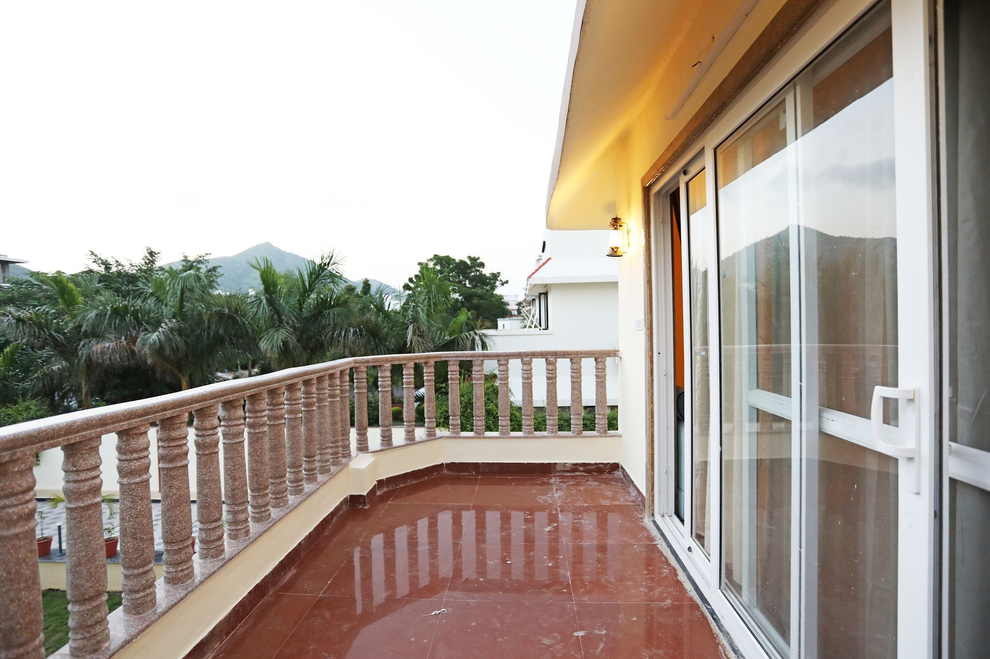 Oyo 9428 Hill View Room Goverdhan Vilas Udaipur Exterior photo