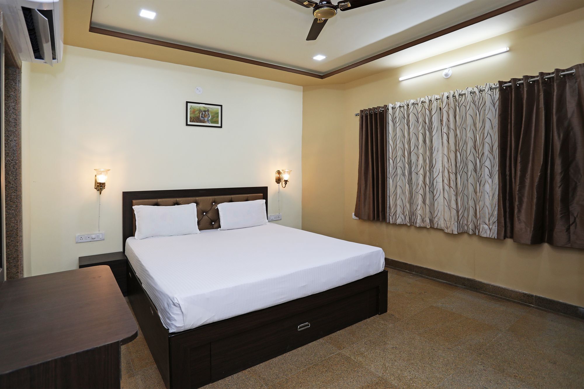 Oyo 9428 Hill View Room Goverdhan Vilas Udaipur Exterior photo