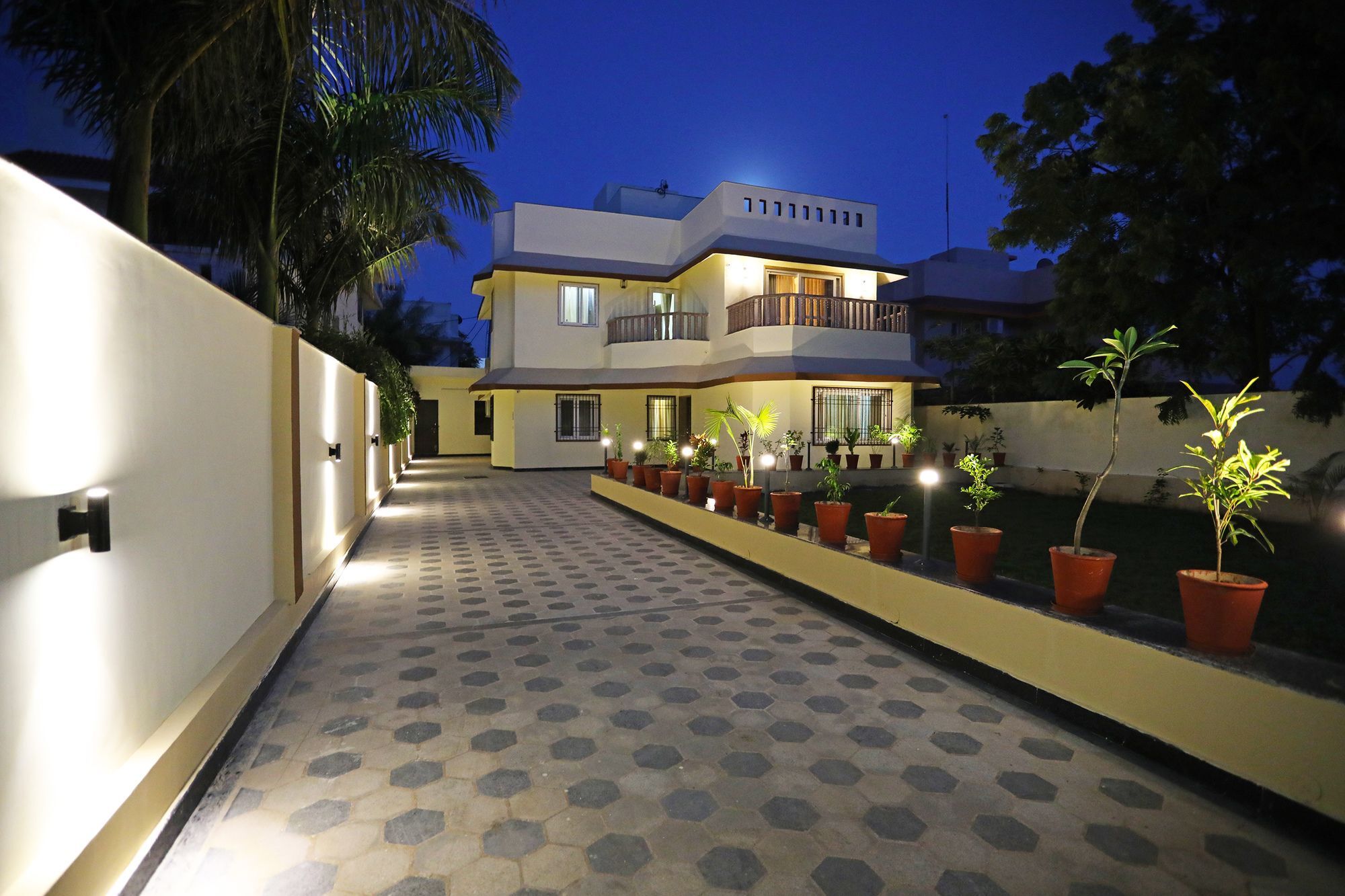 Oyo 9428 Hill View Room Goverdhan Vilas Udaipur Exterior photo